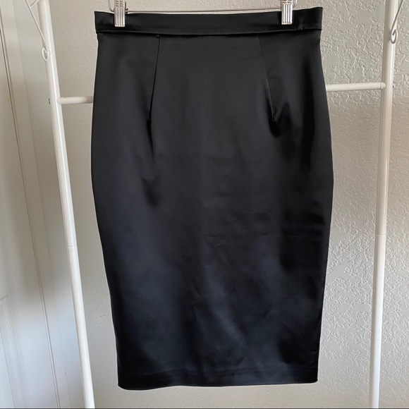 Dolce & Gabbana black satin pencil skirt - Picture 3 of 9